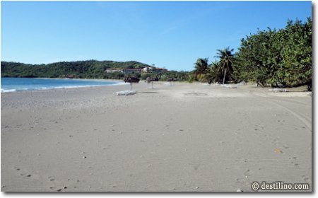 La plage de l'hôtel, direction ouest 