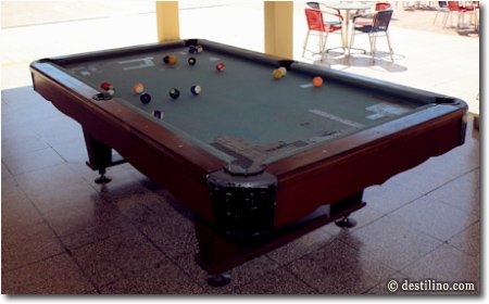 Table de billard (quelques « patch » mais fonctionelle! 