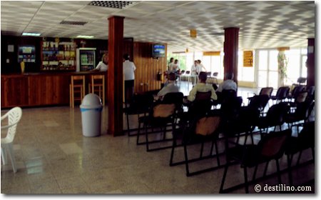 Aéroport de Manzanillo de Cuba (secteur des départs)
