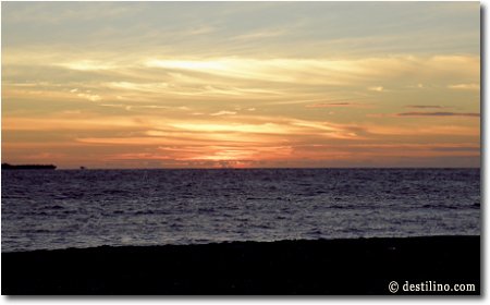 Lever de soleil (photo prise près du Farallon vers 6 AM)