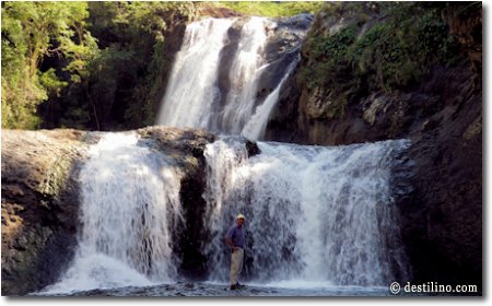Notre hôte, Antonio devant les chutes