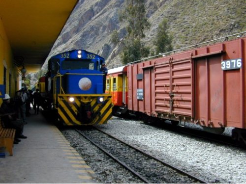 Gare d'Ollantaytambo où nous prenons le train jusqu'au km-104