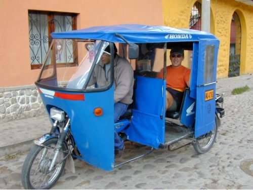 Promenade en pousse-pousse motorisé pour se rendre au village Urubamba 
