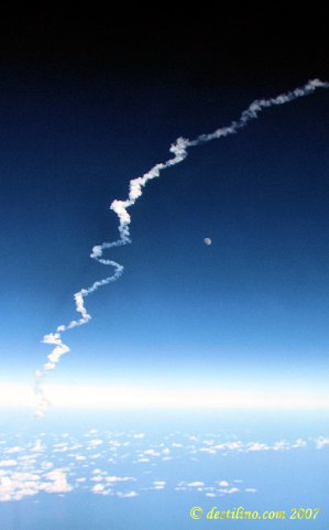 Lanchement d'un satellite de Cap Canavaral (vue de l'avion)