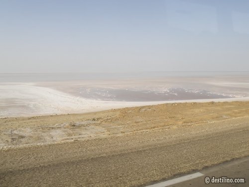 En route vers Tozeur. Chott el Jerid, le grand lac salé