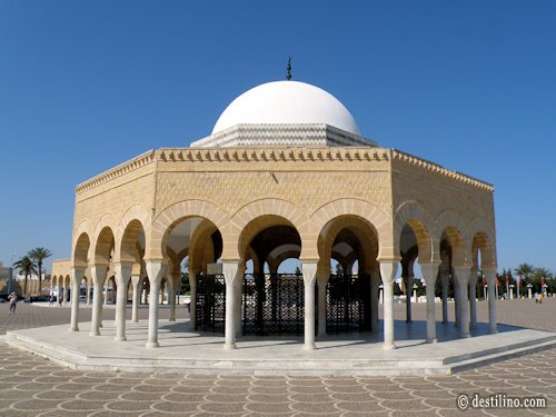 Visite du mausolé Habib Bourgib. Premier président de la république