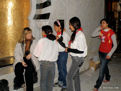 Visite du mausolé Habib Bourgiba. Lily et les scouts de Tunisie