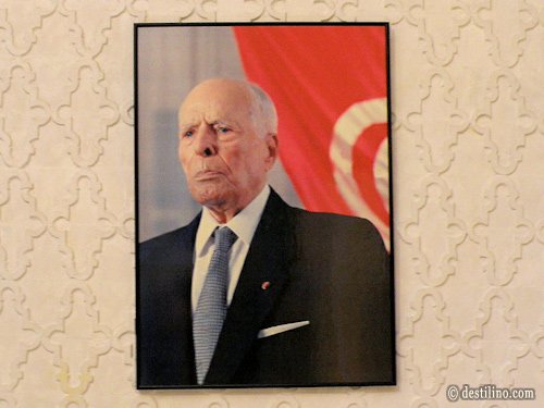 Visite du mausolé Habib Bourgiba. Habib Bourgiba à la fin de sa présidence (1987)