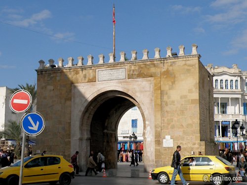 Tunis, porte de France