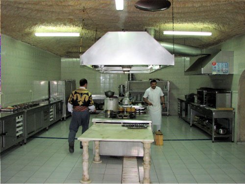 Tout a été construit dans le tuf. Le restaurant à lui seul est une oeuvre d'art!