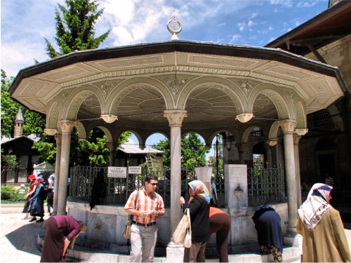 Fontaine aux ablutions