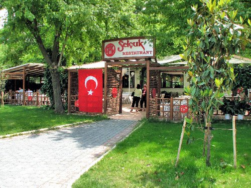Diner au resto Selçuk