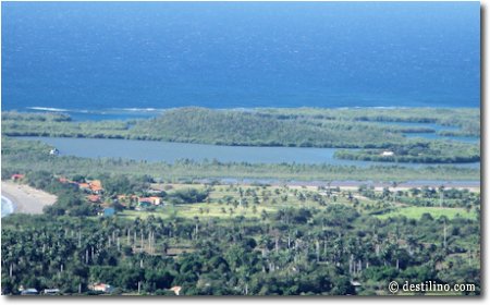 En zoom, on peut vour la lagune près de la section Farallon et la section Marea à gauche